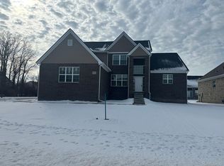 49181 Togowtee Pass St, Belleville, MI 48111