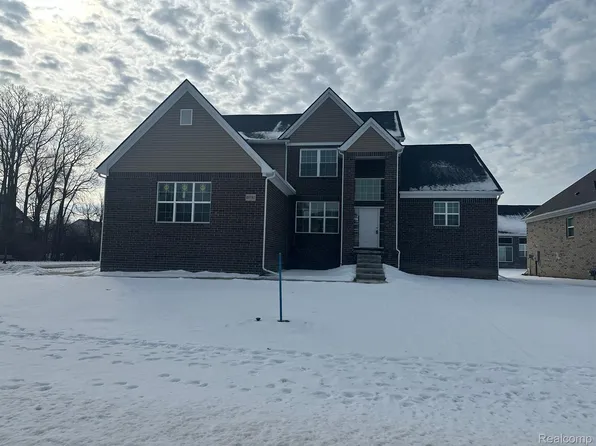 49181 Togowtee Pass St, Belleville, MI 48111