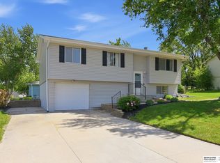 4117 N 213th Cir, Elkhorn, NE 68022