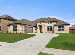 717 Lemmon Ln, Forney, TX 75126