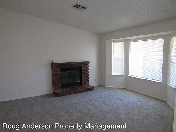 3rd image of 43900 Palm Vista Ave