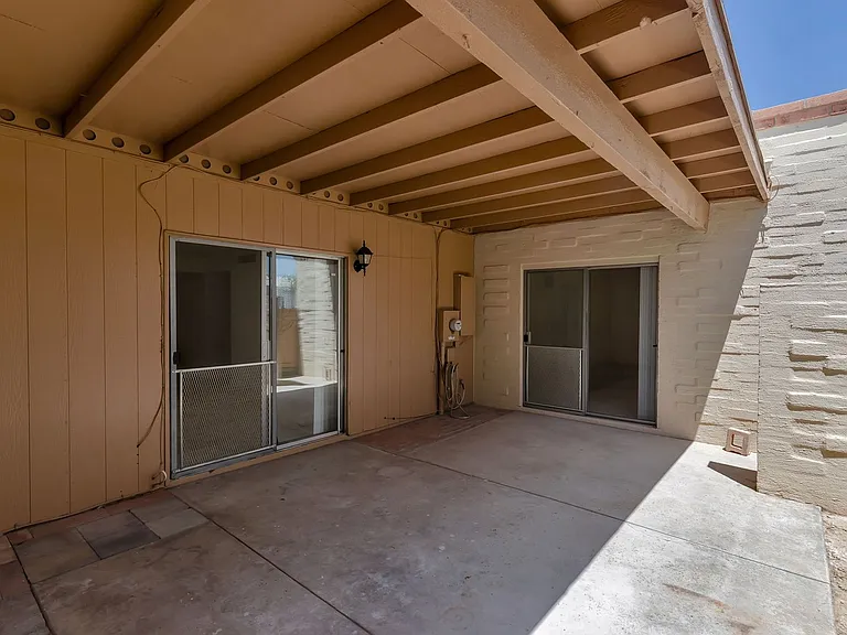 2720 N Beverly Ave — Photo 14