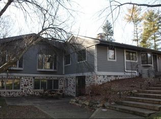 W310N8370 Kilbourne Rd, Hartland, WI 53029