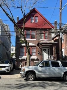 313 Stegman Pkwy, Jersey City, NJ, 07305