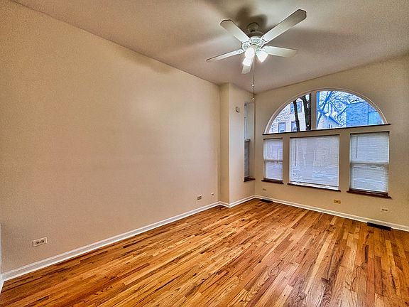 3rd image of 2951 W Lyndale St #1F