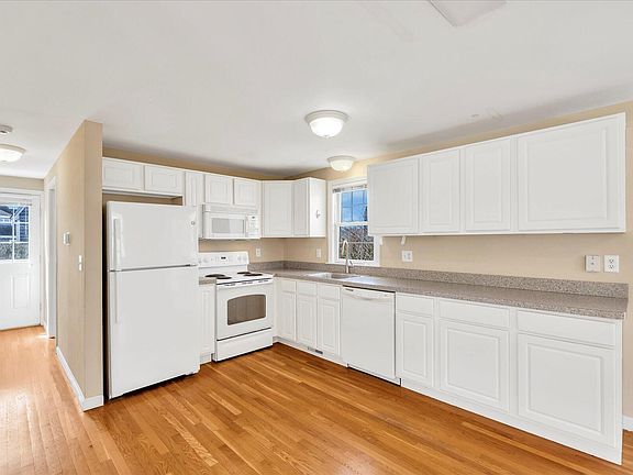 4th image of 121 Camp Street #135