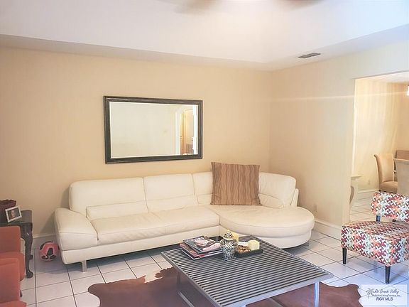 3rd image of 2902 Bay Hill Ct