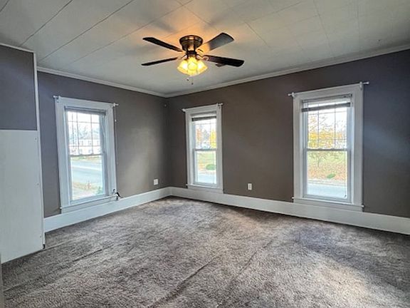 5th image of 137 Main St N #2