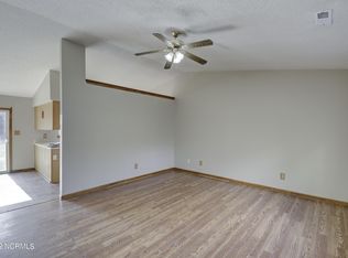 207 Pekin St, Jacksonville, NC 28540