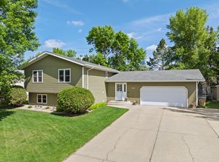 1216 19th Ave SW, Minot, ND 58701