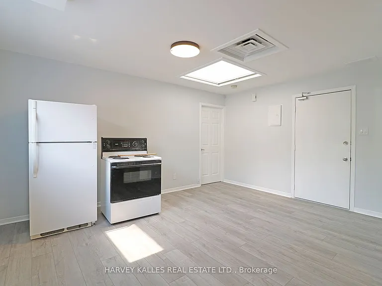 201 Augusta Ave #C — Photo 7