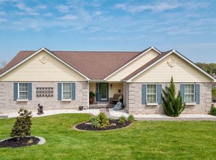 827 Bridgewater Xing, Villa Ridge, MO 63089