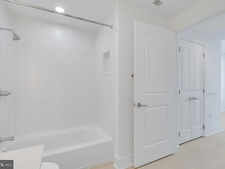 8220 Crestwood Heights Dr #1614 — Photo 19