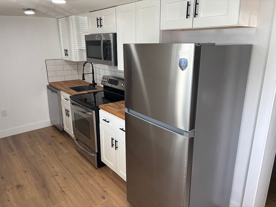 1st image of 1369 N Columbine St #6