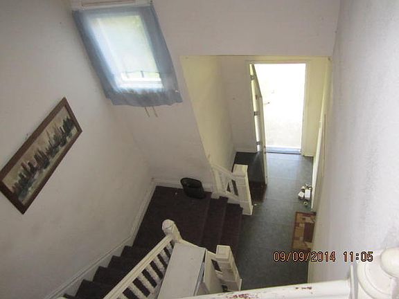 5th image of 616 E 2nd Ave