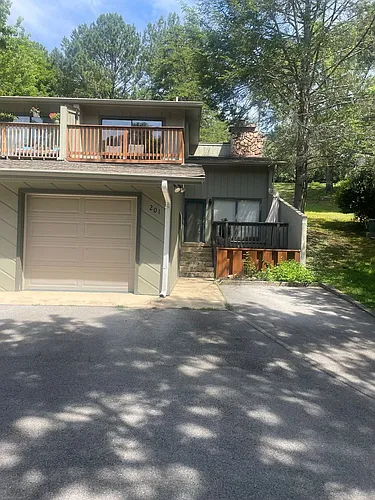 1900 Ridgecrest Dr #201 Photo 1