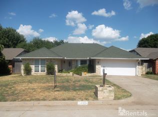 10104 Dale Ln, Yukon, OK 73099