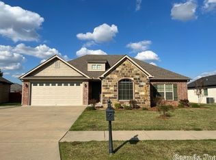 1655 Sylar Cir, Conway, AR 72034