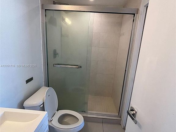4th image of 821 SW 18th Ave #206