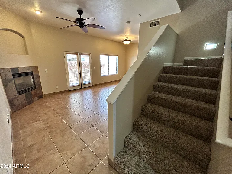 897 E Roma Ave #3 — Photo 2