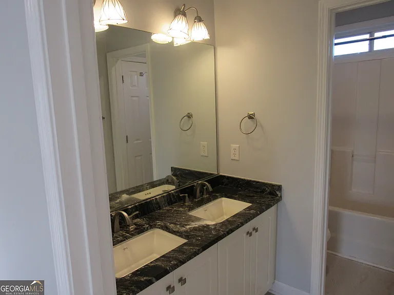 305 Sunderland Cir — Photo 31