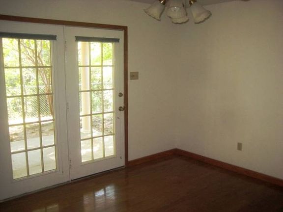 2 living areas!