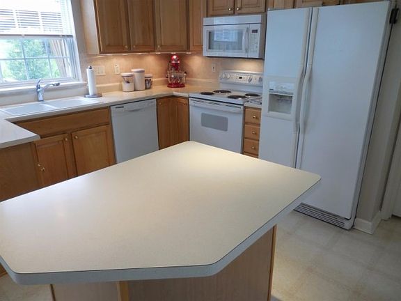 5th image of 7910 Trinity Shore Cir
