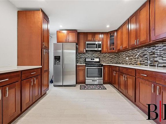 4th image of 2270 Plumb 1st St #2D