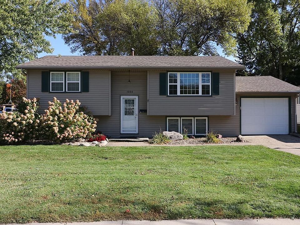 1324 Fairview Ave, Spencer, IA 51301 Zillow