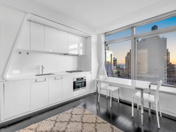 123 Washington Street image 3 of 9