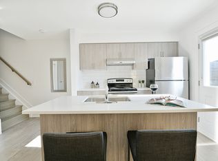 32 Northview Rd, Ottawa, ON K2E 7E4