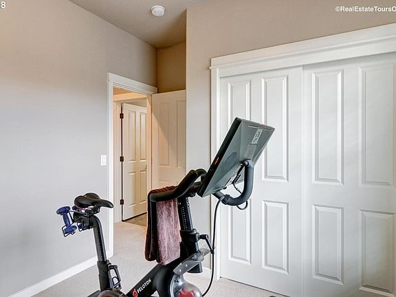 2nd image of 6427 NE Meadowgate Ct