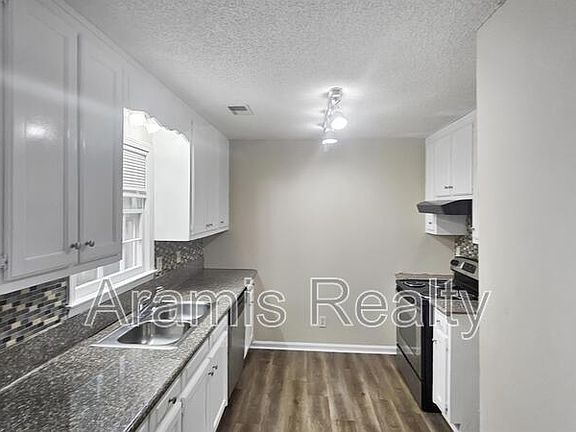 3rd image of 1800 Green Alder Dr