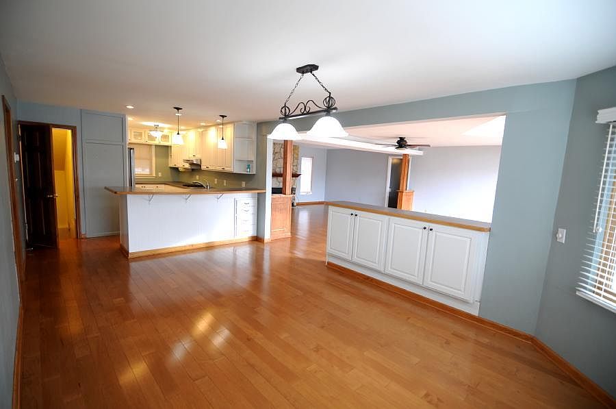 1st image of 561 E Lake Dr