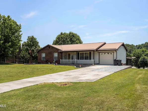 127 Oak St, Jacksboro, TN 37757
