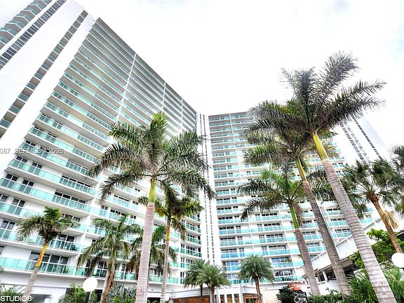 5th image of 100 Bayview Dr APT 1931
