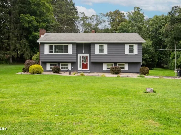 39 Hicks Road, Queensbury, NY 12804