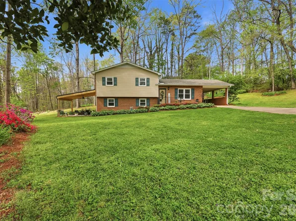 1711 McCombs St, Newton, NC 28658