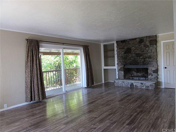 3rd image of 3565 Oak Dr