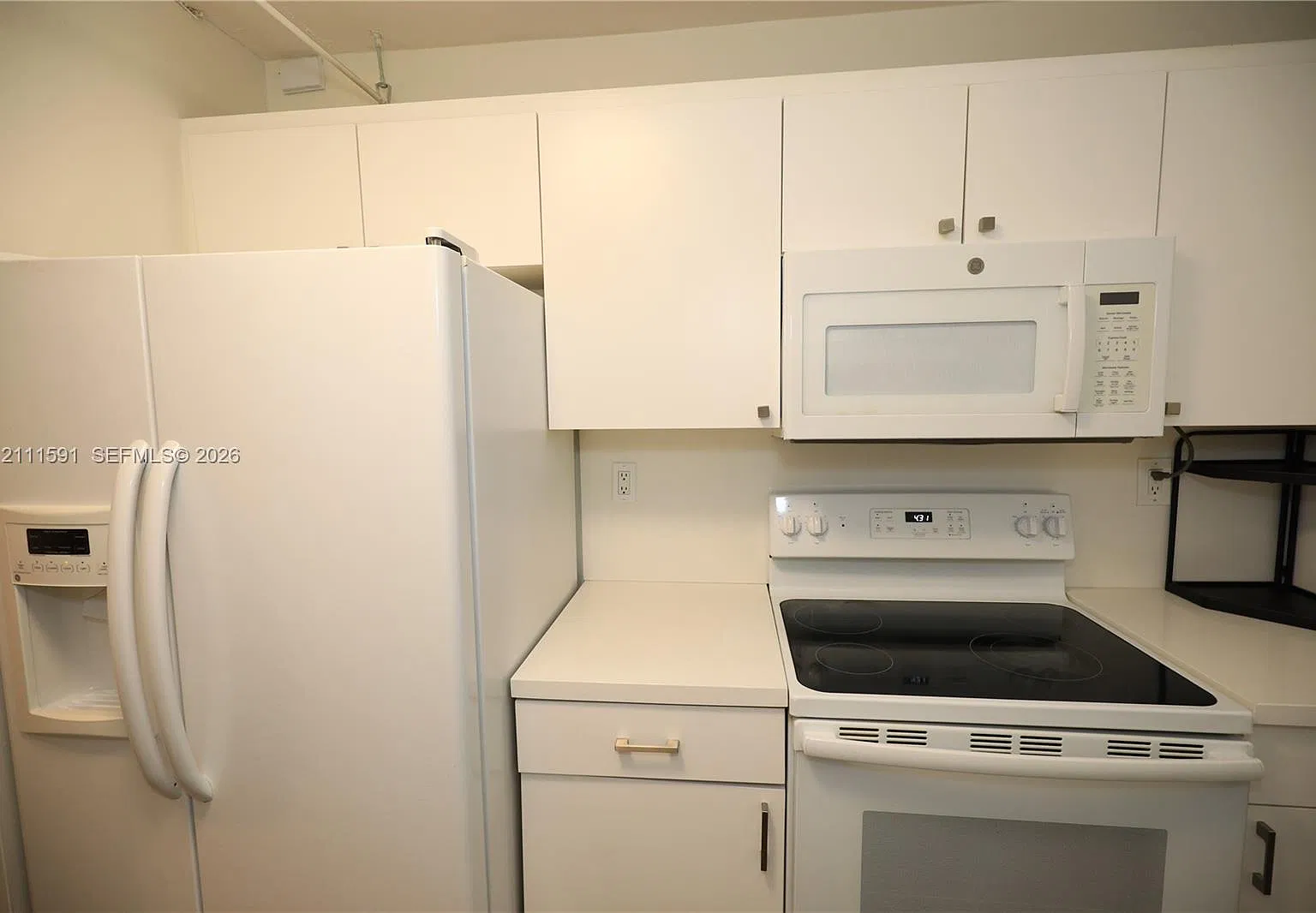 Charter Club Condo — Photo 4