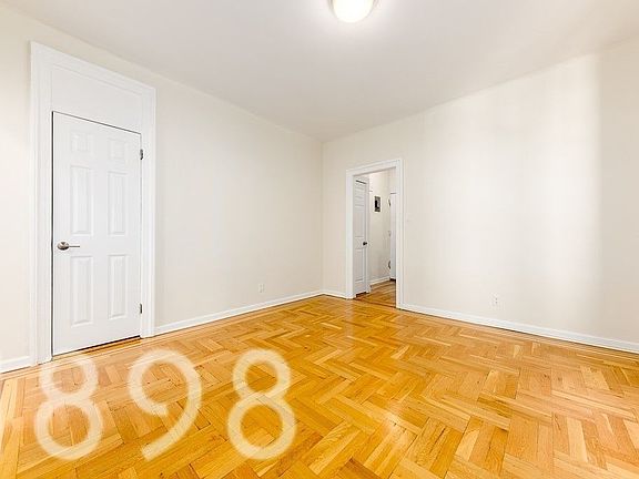4th image of 32-52 33rd St #D7