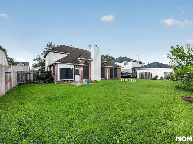 1811 Quiet Hollow Dr — Photo 26