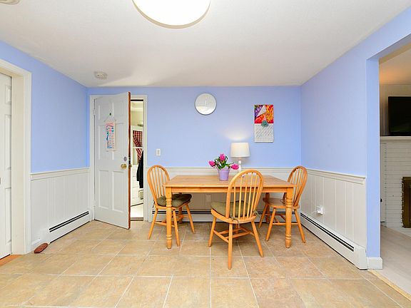 3rd image of 24 Lakewood Road