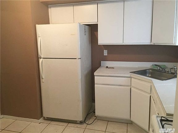 3rd image of 62 Wood Ave