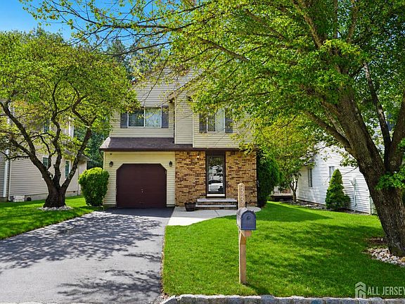 2nd image of 33 Shelly Rd