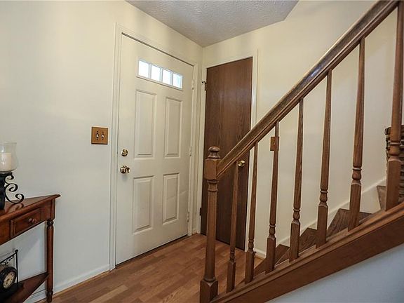 4th image of 18 Newcomb Dr
