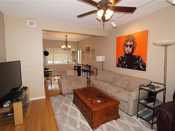 5th image of 1300 Woodlawn Blvd APT 105