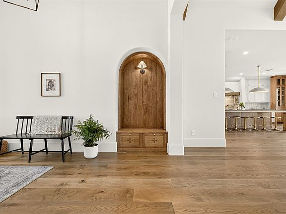 5th image of 10932 Gregory Rd