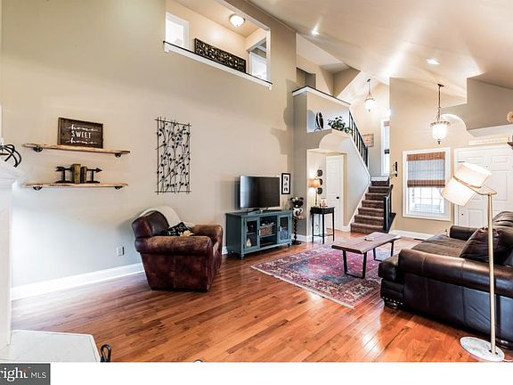 2nd image of 1500 Clifford Cir