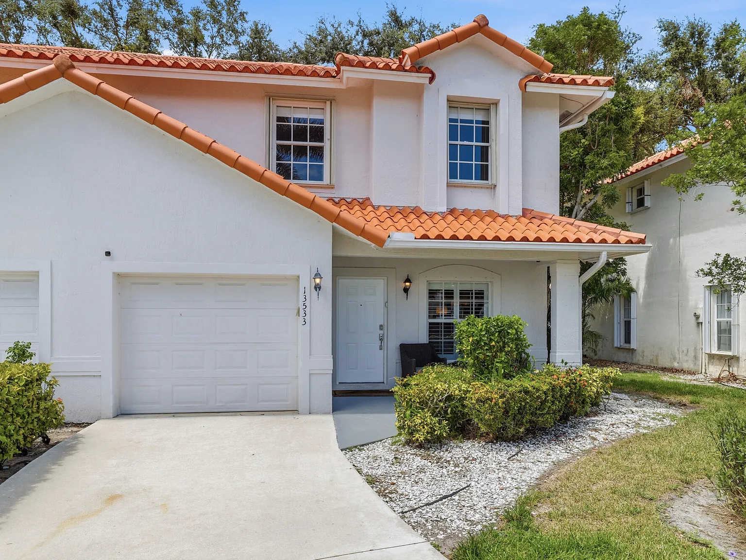 3 bed, 2.5 bath, 1755 sqft, $6,500 — Photo 2